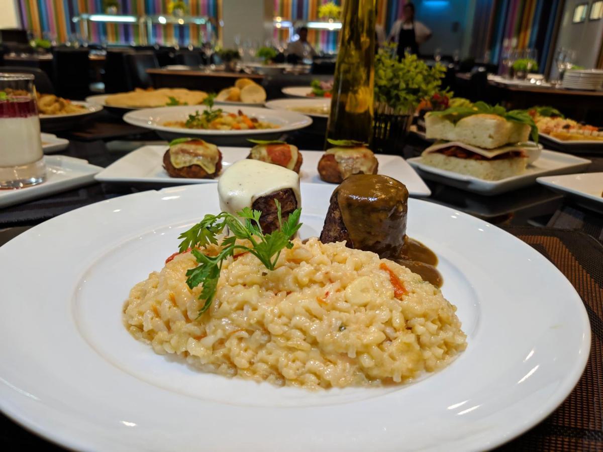 קויאבה Delmond Hotel מראה חיצוני תמונה